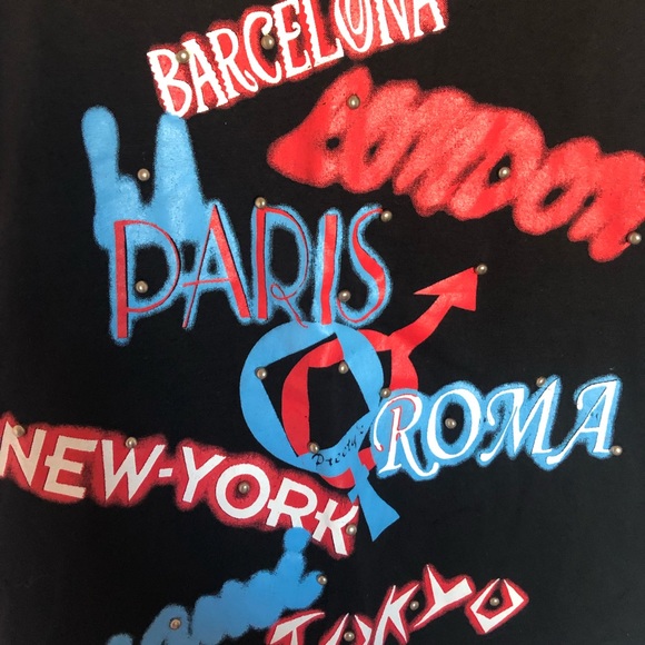 Cute top with different city name - Picture 3 of 3